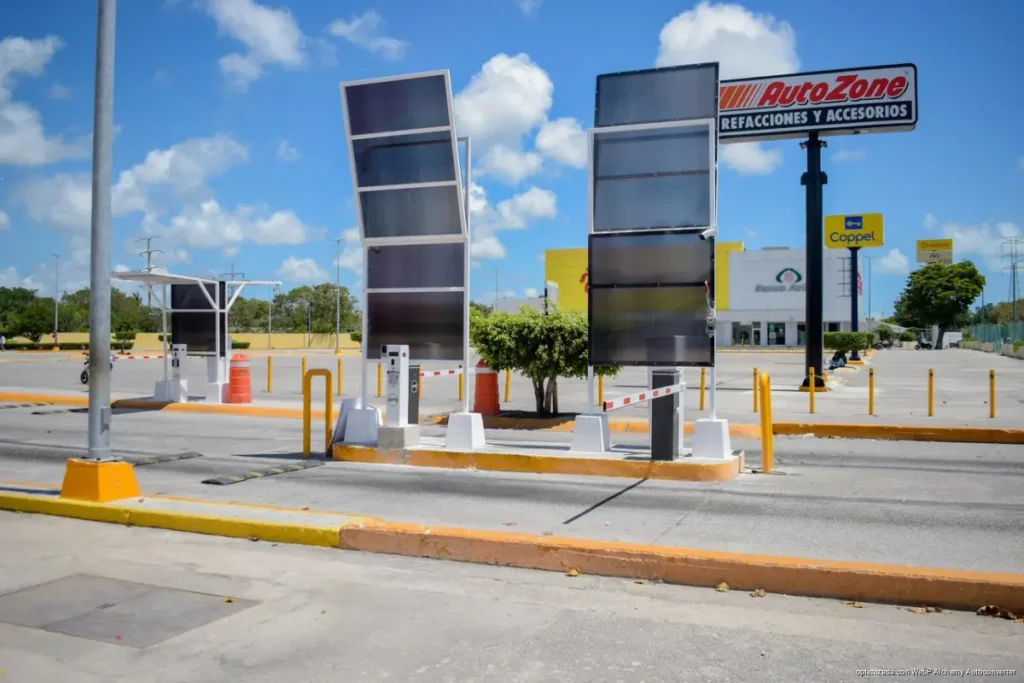 Clausuran plumas y cajas de cobro en Cancún Mall