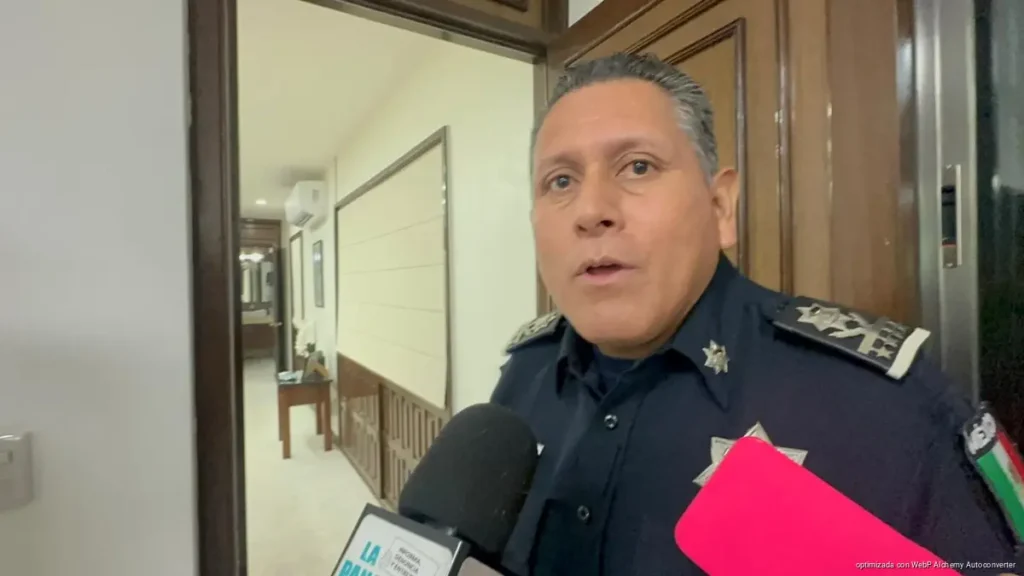 Vigilen las redes sociales de sus hijos, advierte Secretario de Seguridad a Padres de Familia en Quintana Roo