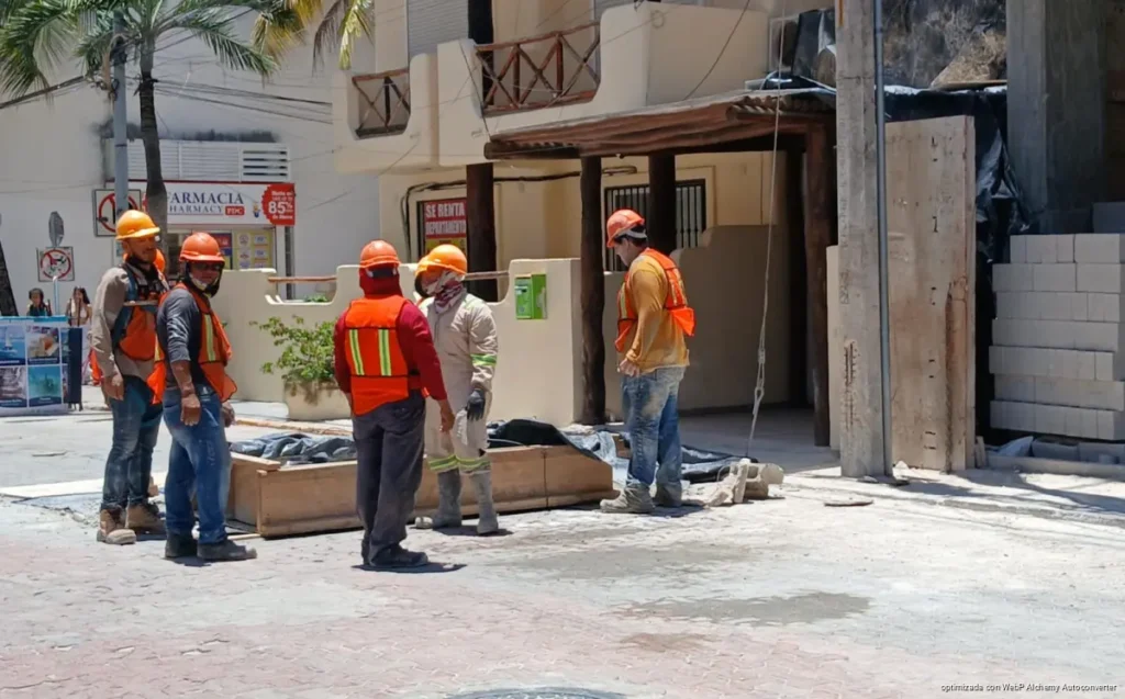Playa del Carmen alista reglamento que obligará a constructoras a responder por fallas