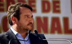 Investigación en Houston vincula a hijo de AMLO con huachicol fiscal y red de corrupción en Pemex, según agencias de EUA.