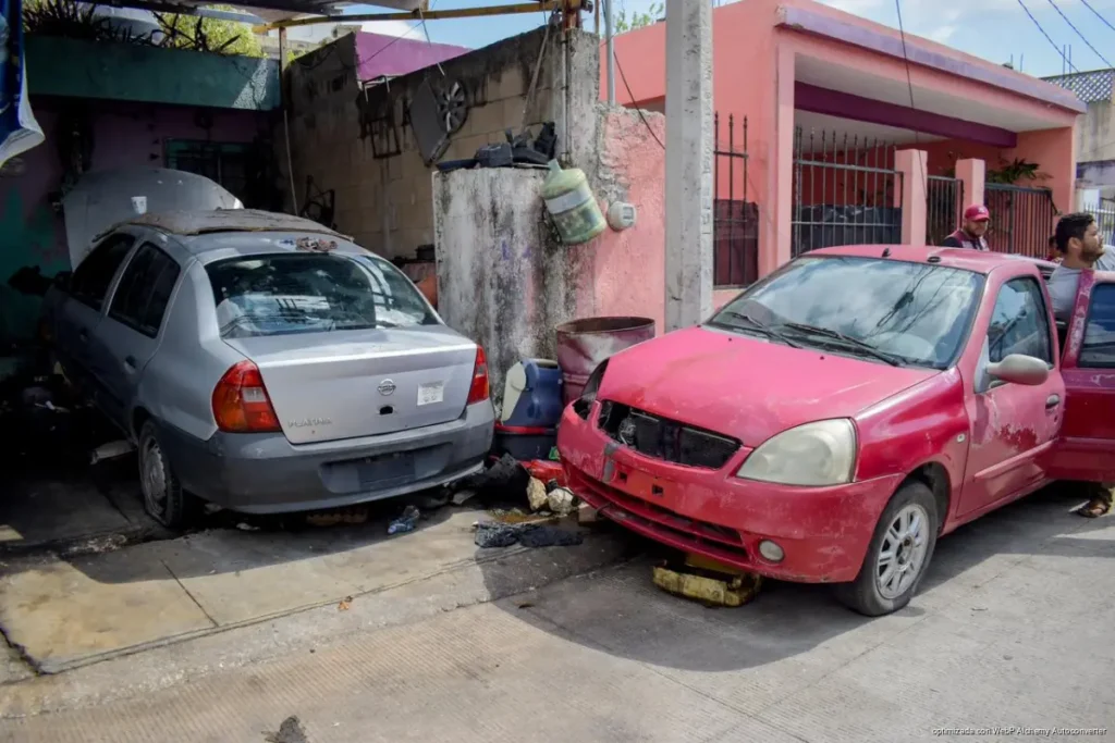 Retiran chatarra y liberan calles en Cancún