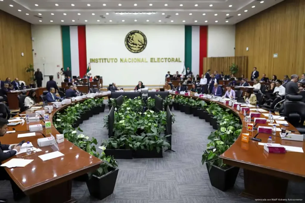 En el INE definen quintetas finales entre polémica por perfiles cercanos a la 4T