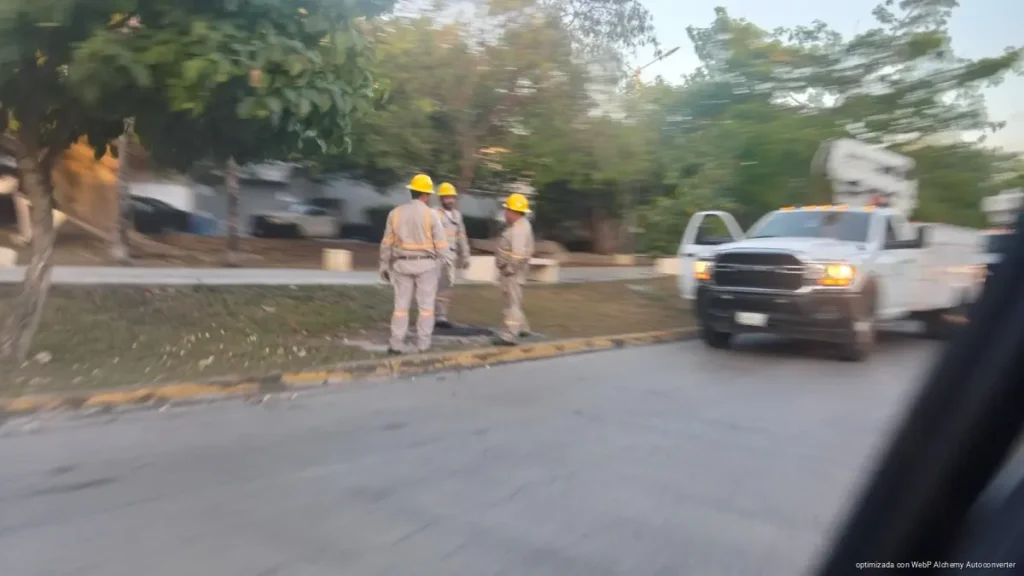 Vandalismo y sobrecarga provocan apagones en Playa del Carmen