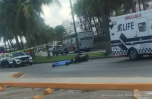 Muere motociclista tras derrapar en la Zona Hotelera de Cancún