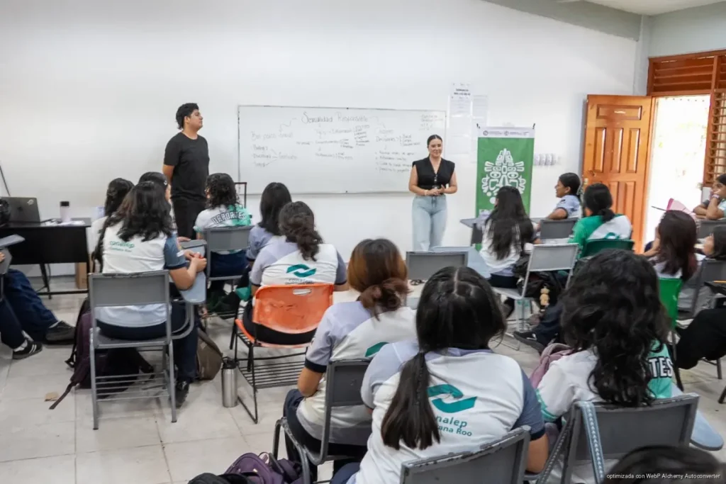 Refuerzan atención psicológica a jóvenes por adicciones y depresión en Playa del Carmen