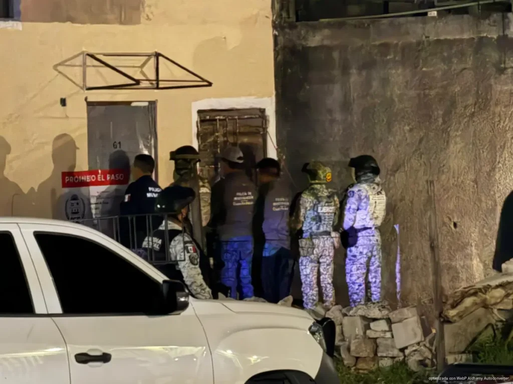 Catean domicilio en Tierra Maya por presunto robo de motocicletas y narcomenudeo