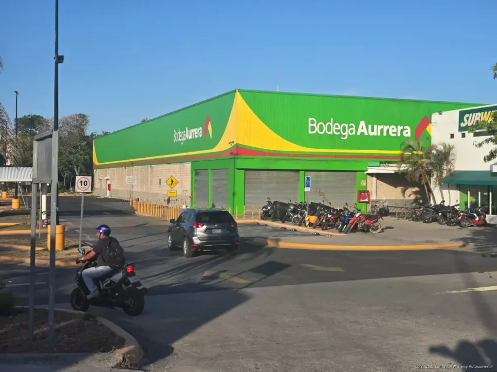 Violento asalto en Bodega Aurrerá de Playa del Carmen