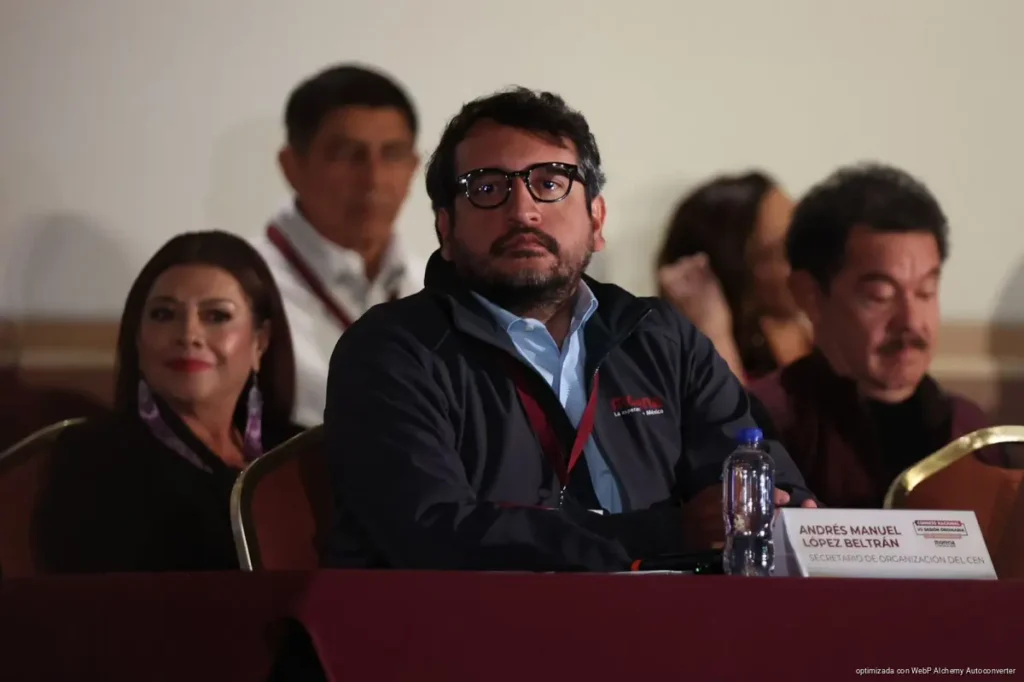 Andrés Manuel López Beltrán deja Secretaría de Organización de Morena