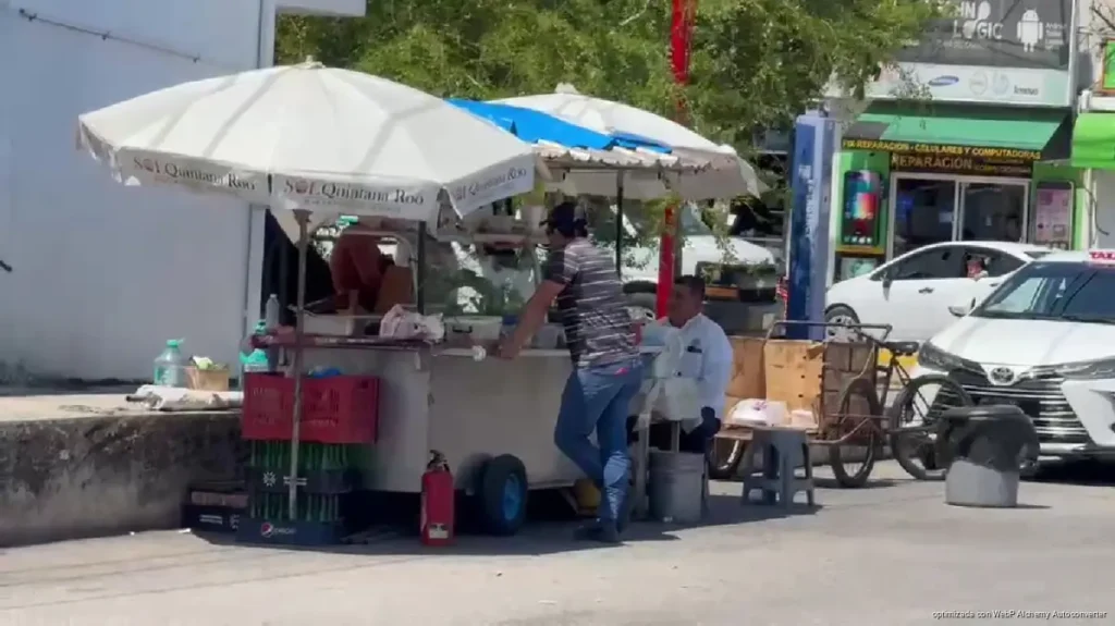 Retiran más de 250 ambulantes de la Quinta Avenida y zona turística de Playa del Carmen