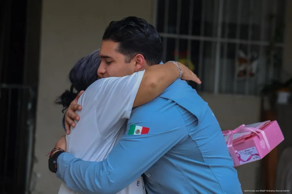 Eduardo Asencio transforma vidas con entrega de apoyos asistenciales casa por casa
