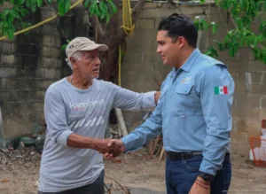 Eduardo Asencio transforma vidas con entrega de apoyos asistenciales casa por casa