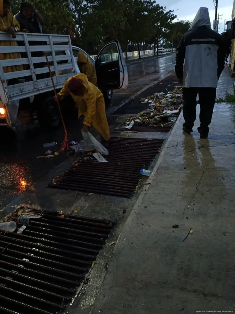 Ayuntamiento de Othón P. Blanco mantiene activo el Operativo Tormenta ante lluvias registradas en Chetumal