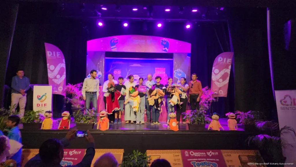 Niñas y niños de Playa del Carmen ganan concurso estatal de teatro guiñol
