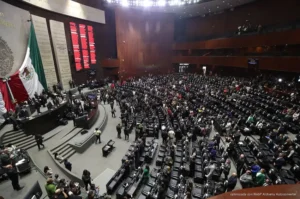 Diputados aprobaron reformas electorales en fast track y especialistas alertan riesgos para la democracia
