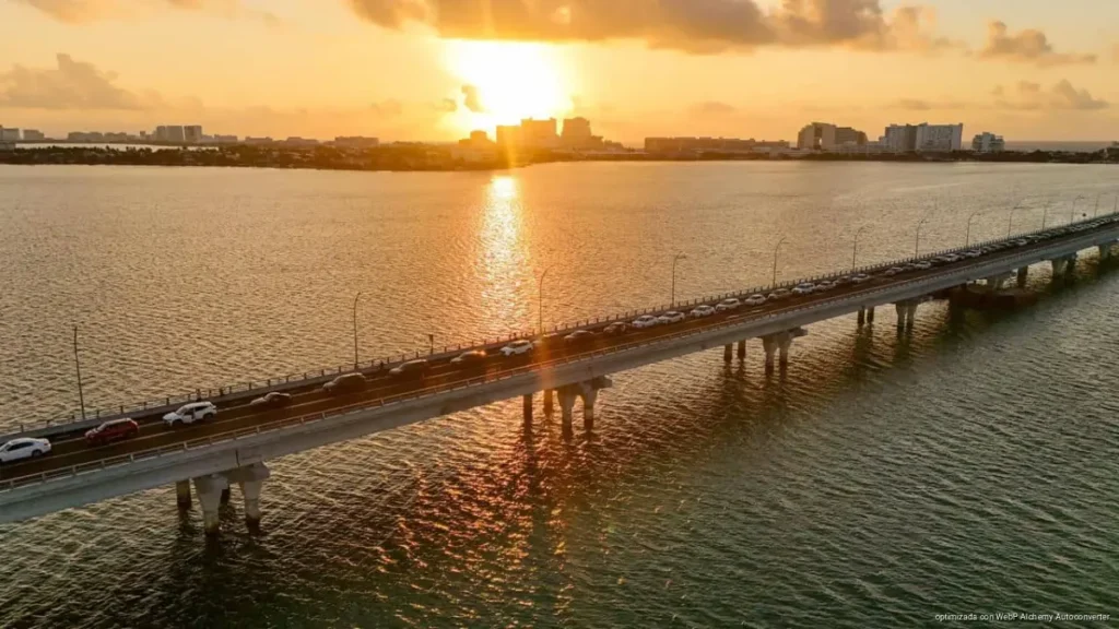 Abren circulación en el Puente Nichupté y conectan Cancún con su zona hotelera