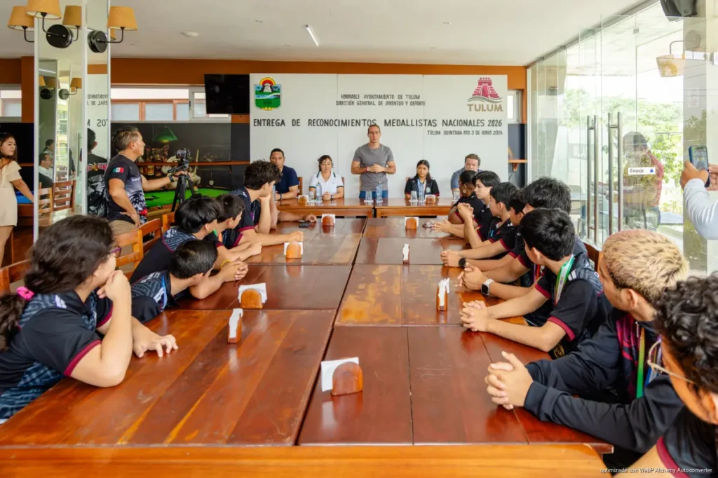 Tulum celebra a sus campeones; deportistas logran histórico medallero de 21 preseas