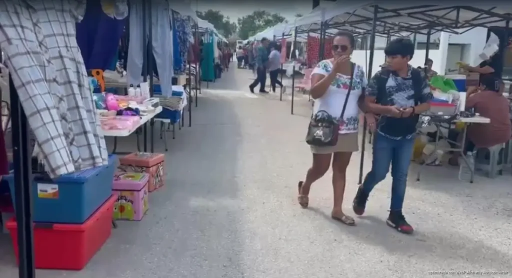 Buscan espacios permanentes para más de 140 tianguistas de Tulum