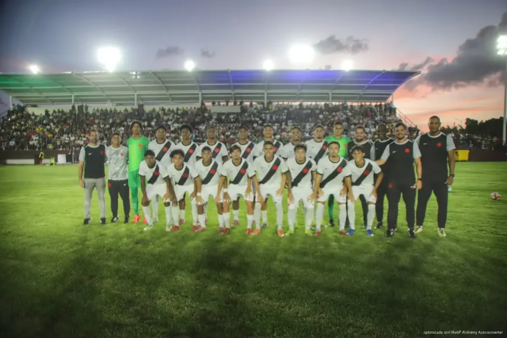 Noche histórica para Chetumal: renace el Estadio 10 de Abril y vuelve a latir la pasión por el fútbol