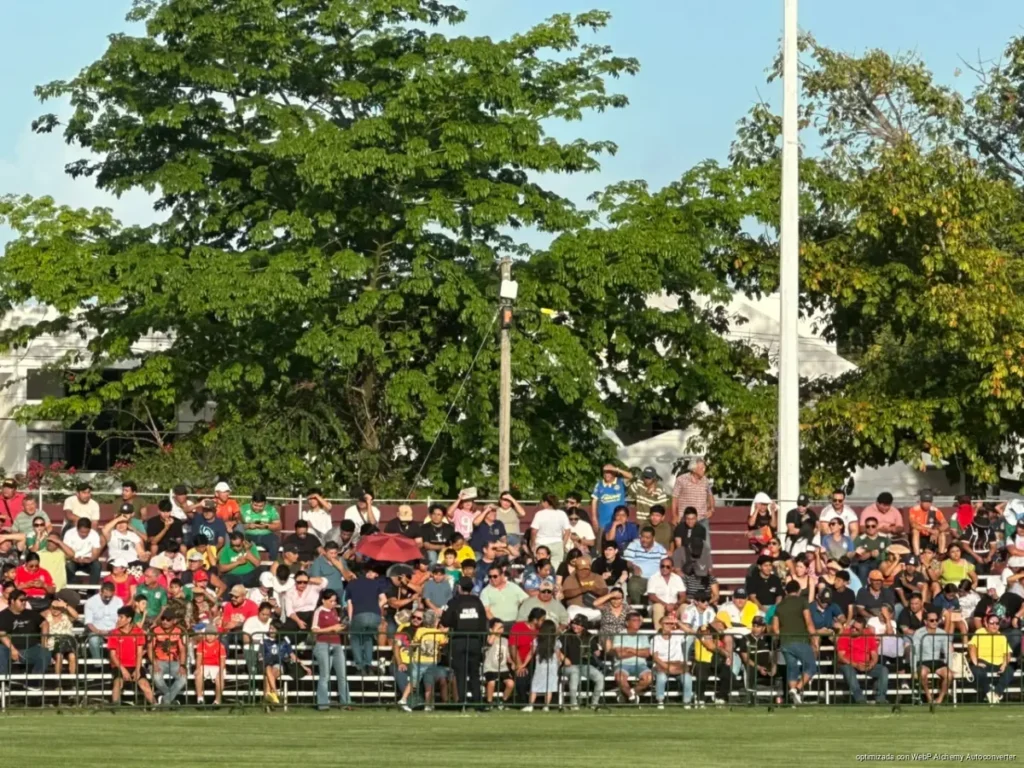 Reabre sus puertas el Estadio 10 de Abril con renovada imagen y partido internacional en Chetumal: Mara Lezama