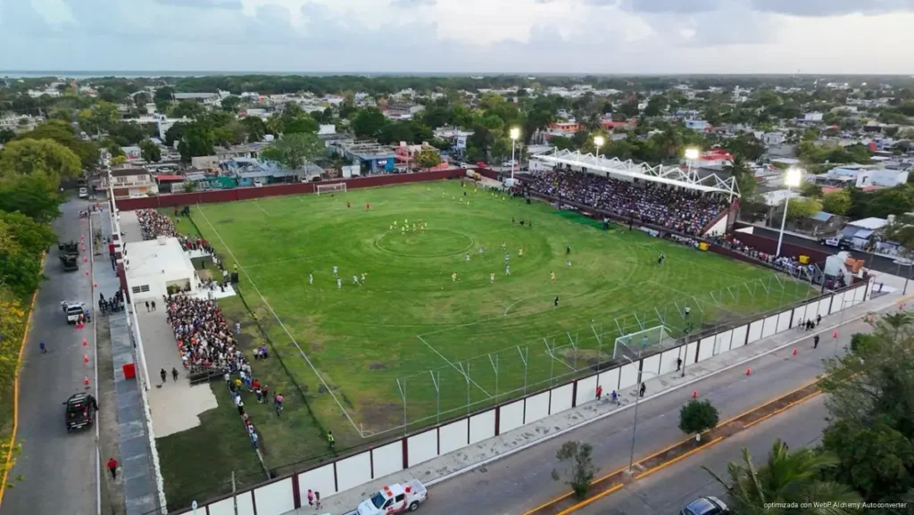 Reabre sus puertas el Estadio 10 de Abril con renovada imagen y partido internacional en Chetumal: Mara Lezama