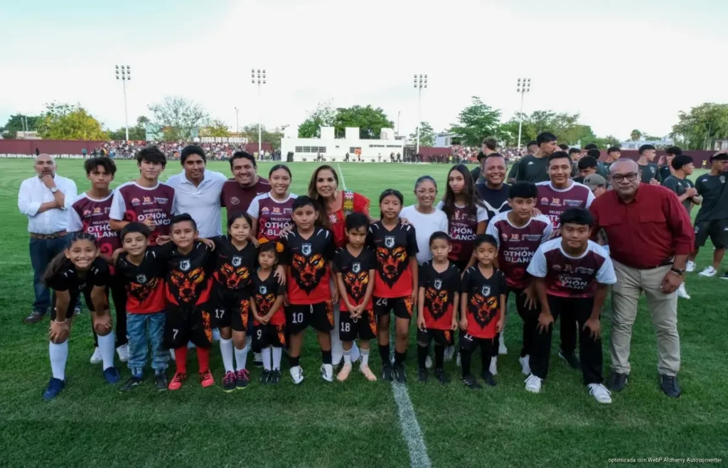 Reabre sus puertas el Estadio 10 de Abril con renovada imagen y partido internacional en Chetumal: Mara Lezama Reabre sus puertas el Estadio 10 de Abril con renovada imagen y partido internacional en Chetumal: Mara Lezama