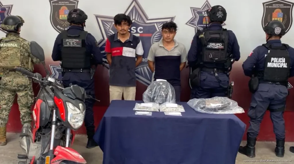 Detienen a dos hombres con presuntas drogas en el centro de Chetumal