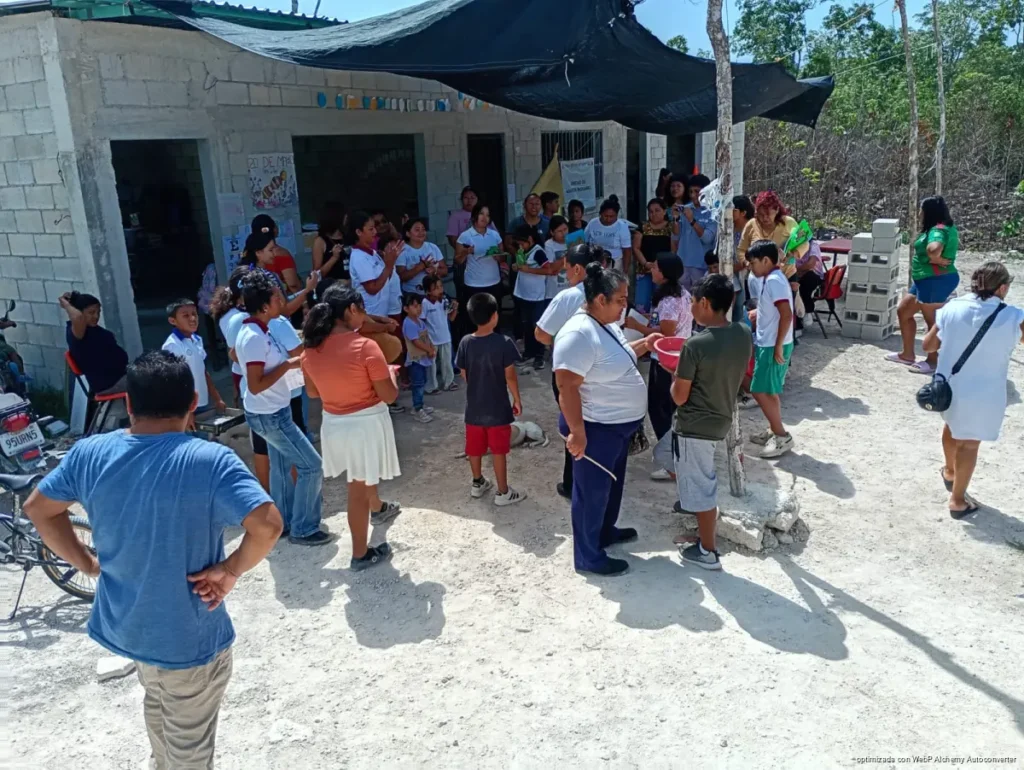 Lanzan colecta para apoyar a escuelas del CONAFE en comunidades rurales de Playa del Carmen Lanzan colecta para apoyar a escuelas del CONAFE en comunidades rurales de Playa del Carmen