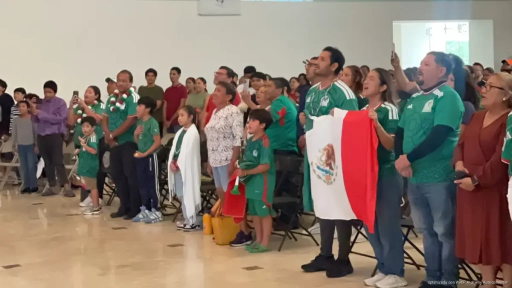 Familias se reúnen en Chetumal para disfrutar juego de la selección mexicana