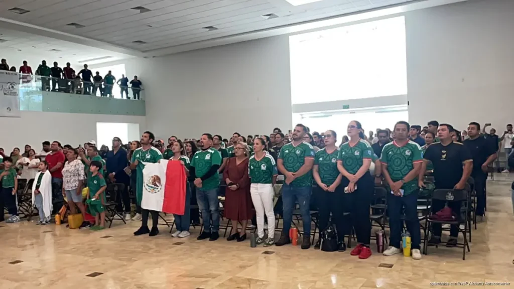 Familias se reúnen en Chetumal para disfrutar juego de la selección mexicana