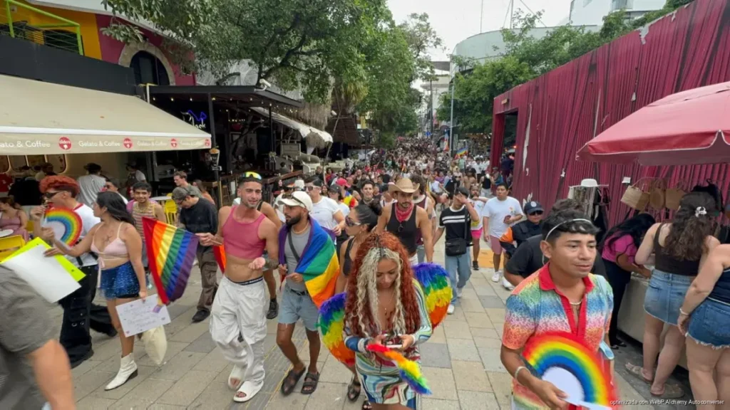 Esperan 23 mil asistentes en la Marcha del Orgullo de Playa del Carmen Esperan 23 mil asistentes en la Marcha del Orgullo de Playa del Carmen