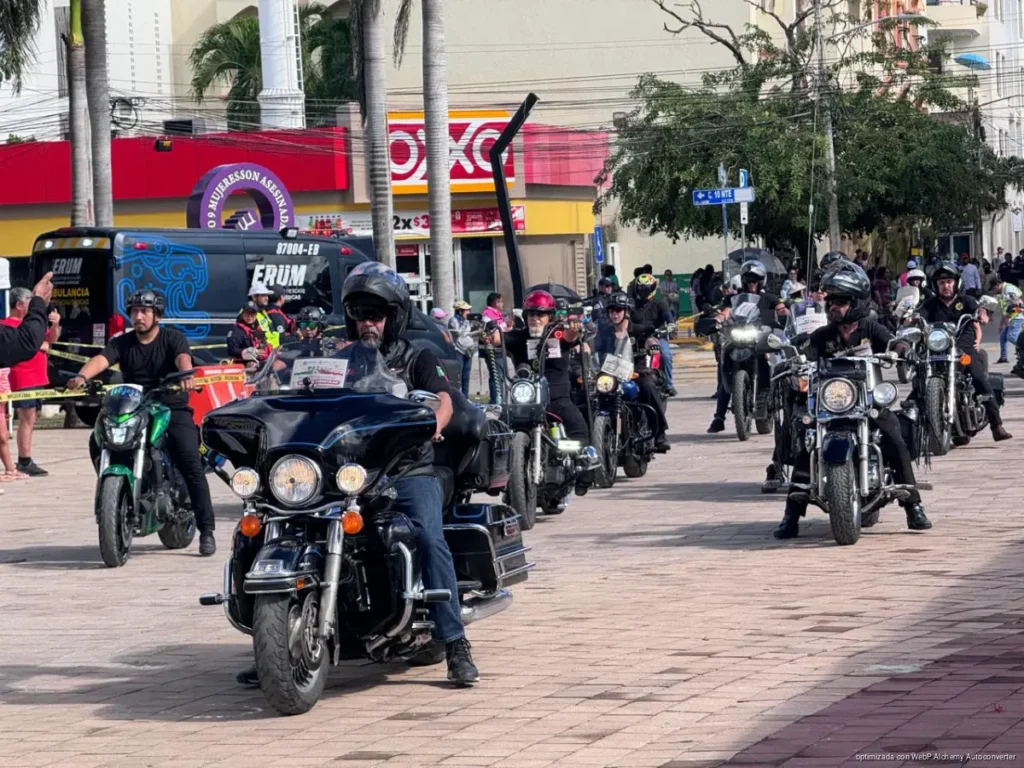 Motociclistas rechazan iniciativa que limitaría circulación en carreteras federales Motociclistas rechazan iniciativa que limitaría circulación en carreteras federales