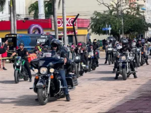 Motociclistas rechazan iniciativa que limitaría circulación en carreteras federales