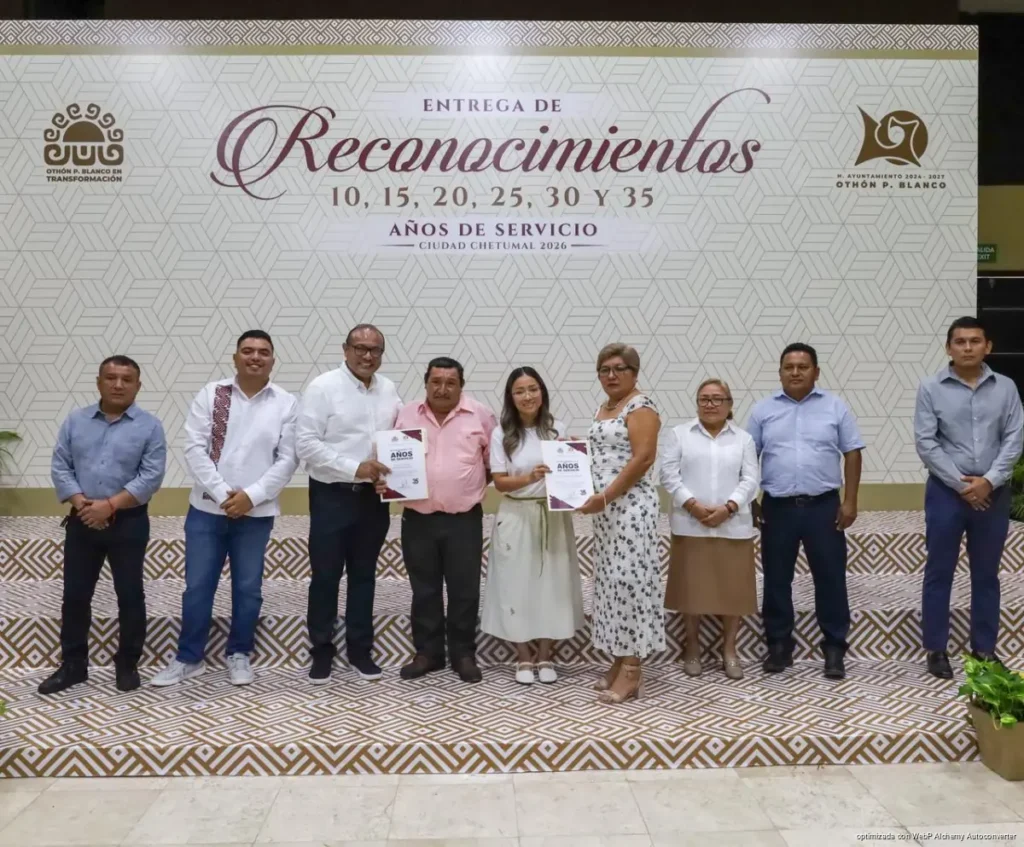 Reconoce Yensunni Martínez la trayectoria de 383 trabajadores municipales