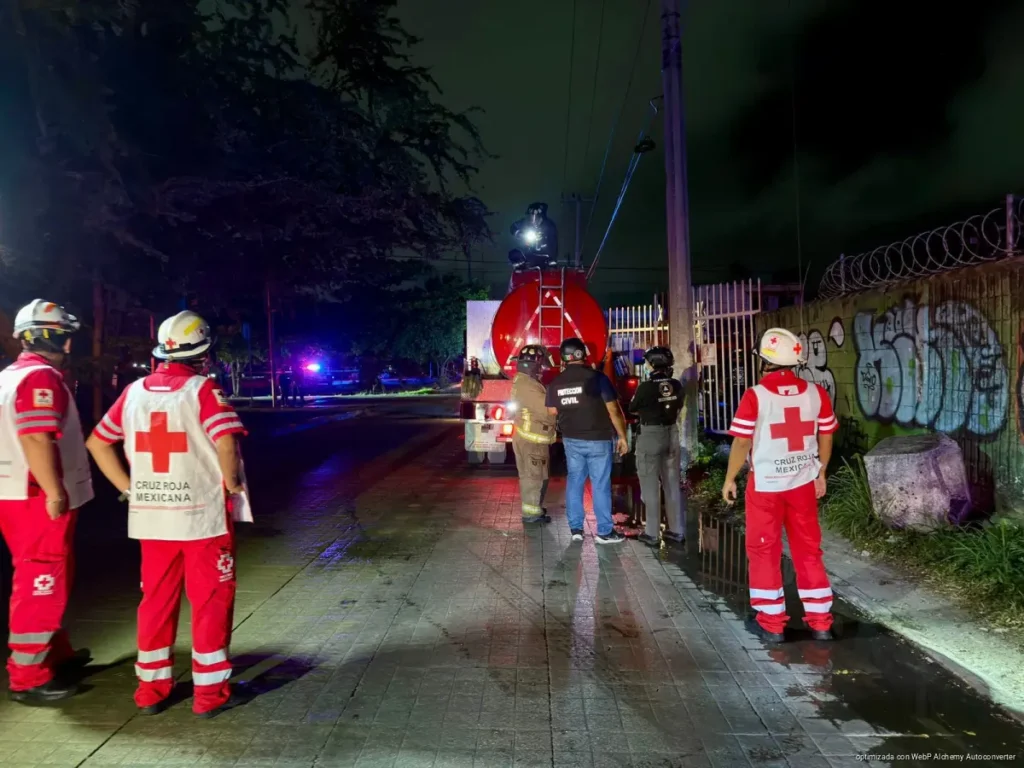 Incendio en subestación de CFE deja sin luz a miles en Cancún; servicio ya fue restablecido