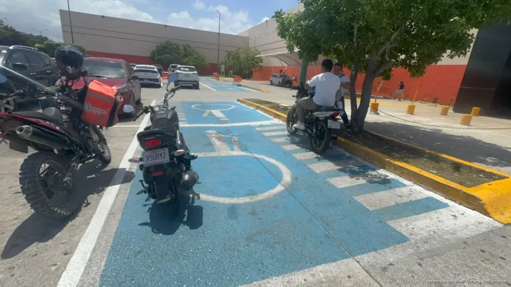Exigen que accesibilidad deje de ser tema pendiente en Playa del Carmen Exigen que accesibilidad deje de ser tema pendiente en Playa del Carmen