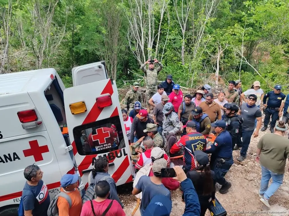 Rescatan a Don Fermín de 80 años y Keiko, estaban perdidos en la selva maya de Quintana Roo