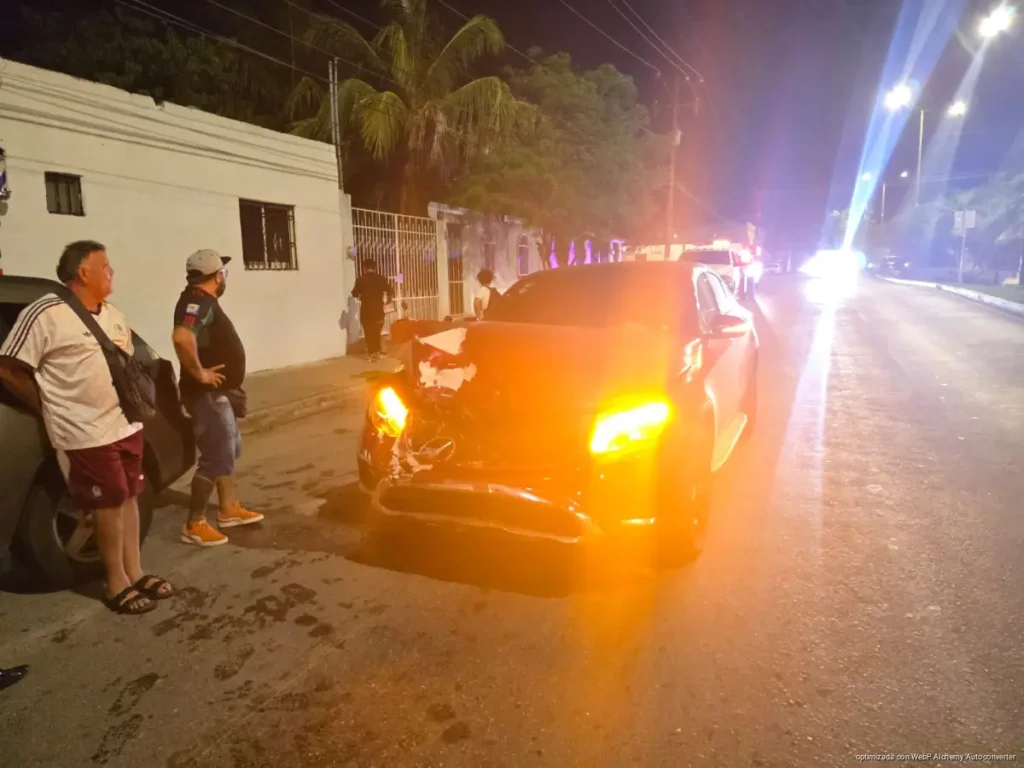 Provoca choque cambio de carril en la avenida 115 de Playa del Carmen