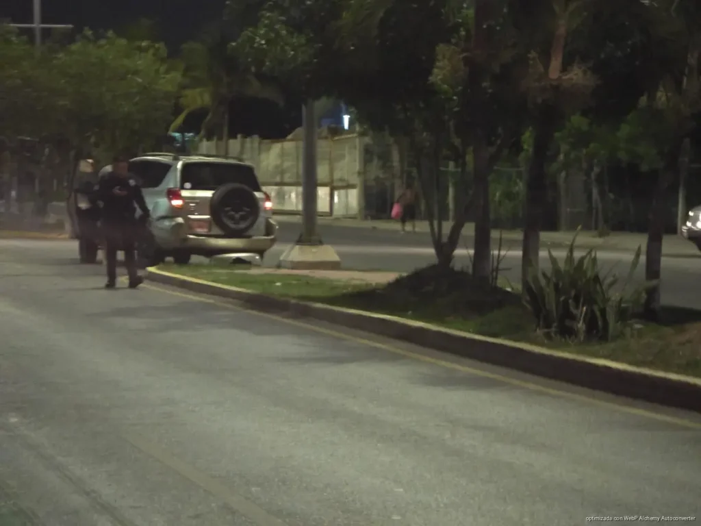 Provoca choque cambio de carril en la avenida 115 de Playa del Carmen