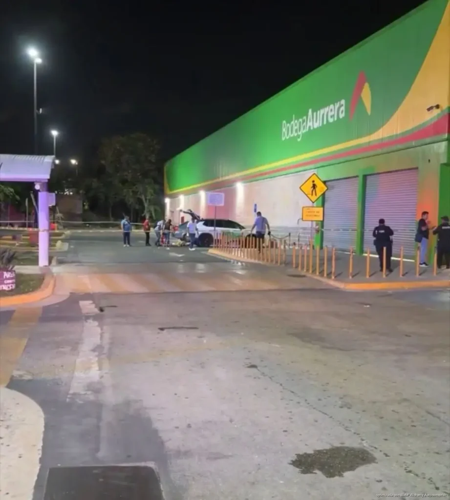 Ejecutan a hombre afuera de Bodega Aurrera en Playa del Carmen