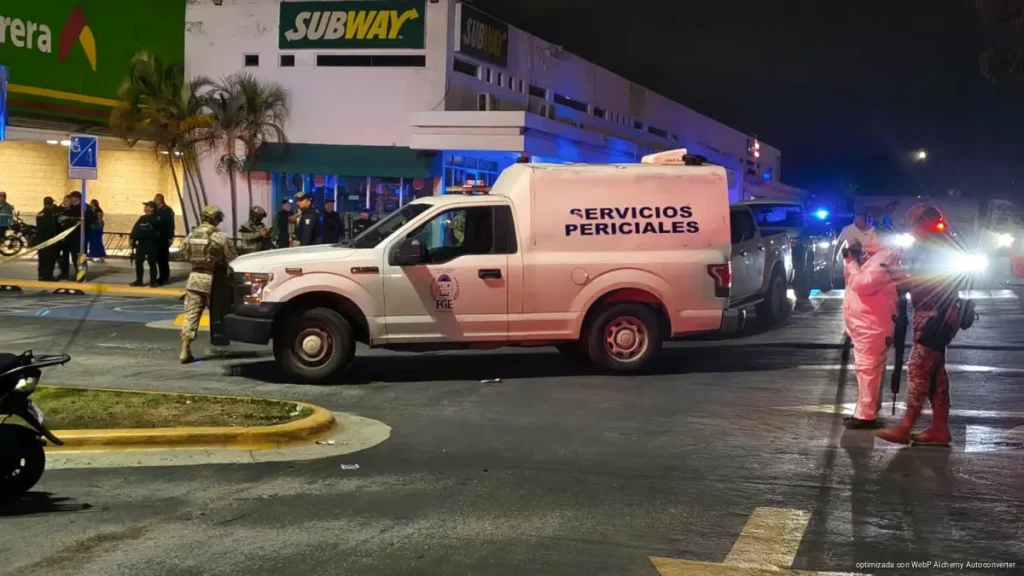 Ejecutan a hombre afuera de Bodega Aurrera en Playa del Carmen