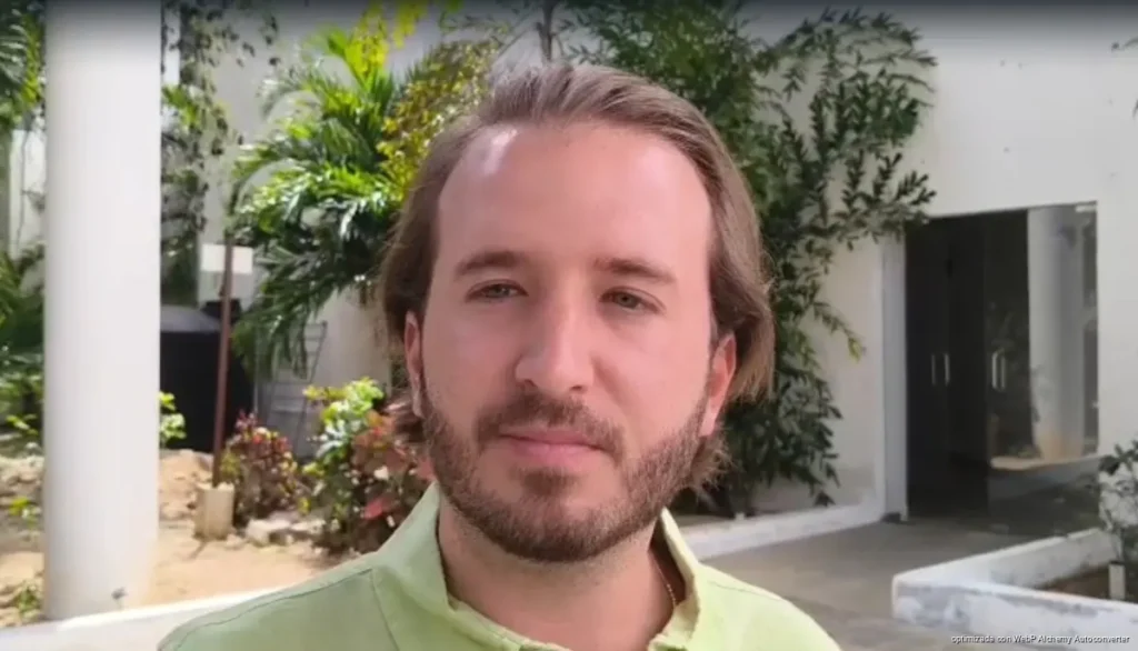 Analizan apoyos fiscales a empresarios afectados por sargazo en Playa del Carmen Analizan apoyos fiscales a empresarios afectados por sargazo en Playa del Carmen