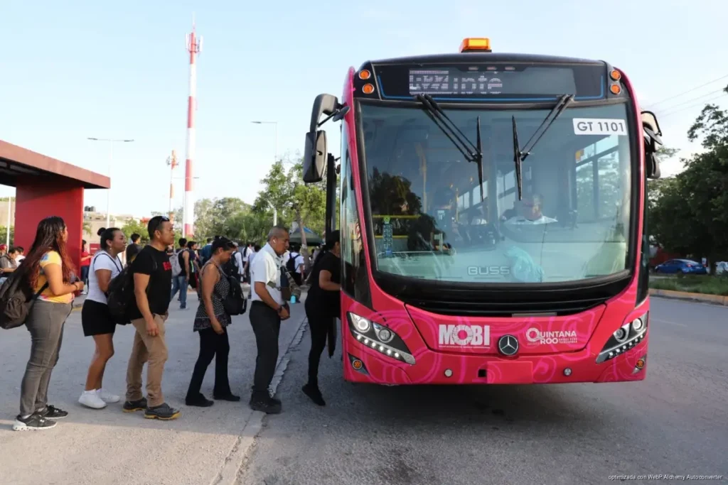 Proyectan tres rutas de transporte MOBI para mover a 80 mil usuarios en Playa del Carmen Proyectan tres rutas de transporte MOBI para mover a 80 mil usuarios en Playa del Carmen