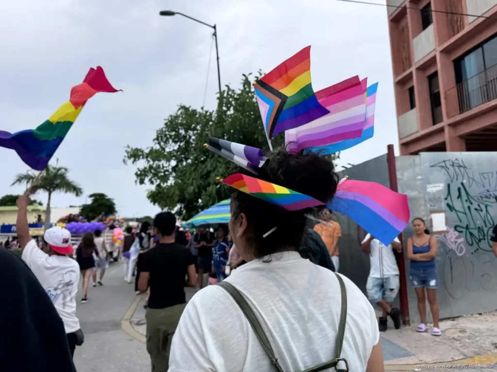 Preparan operativo para izamiento de la bandera de la diversidad en Playa del Carmen