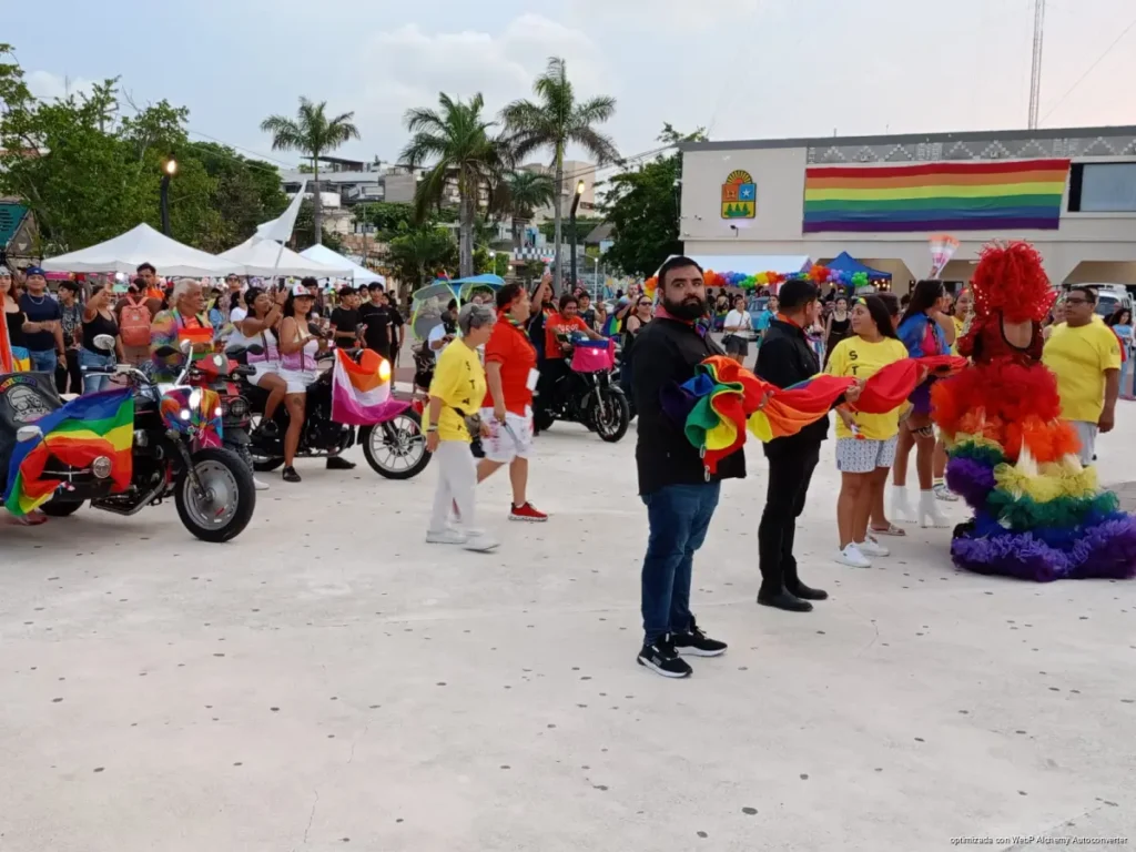 Marcha LGBT+ llena de color y exigencias las calles de Playa del Carmen