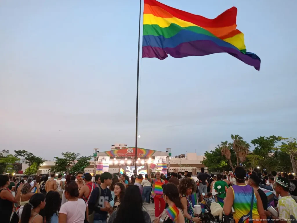 Marcha LGBT+ llena de color y exigencias las calles de Playa del Carmen