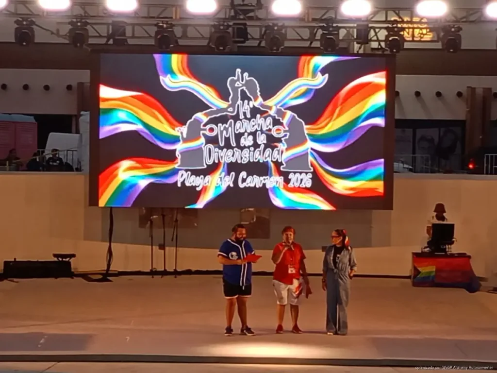 Marcha LGBT+ llena de color y exigencias las calles de Playa del Carmen