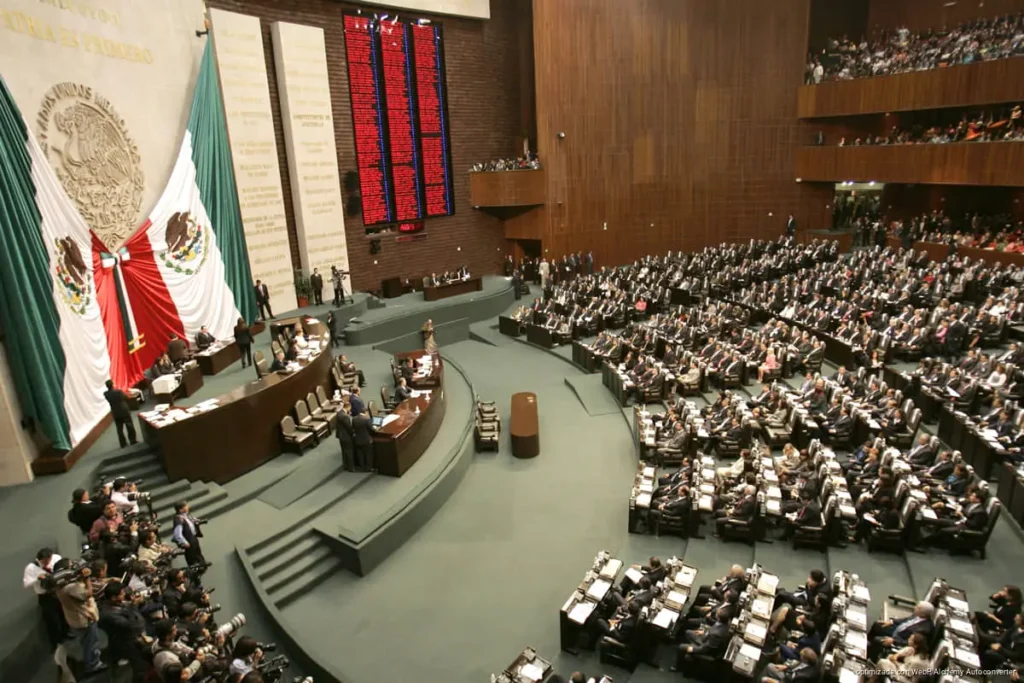 Familiares de senadores cobran sueldos en nómina legislativa bajo señalamientos de nepotismo Familiares de senadores cobran sueldos en nómina legislativa bajo señalamientos de nepotismo