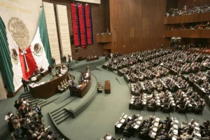 Familiares de senadores cobran sueldos en nómina legislativa bajo señalamientos de nepotismo