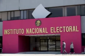 Consejero del INE acusa omisión por frenar reglas contra actos anticipados de campaña