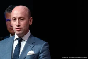 Asesor de Trump afirma que los cárteles dominan territorios en México y Sheinbaum rechaza las acusaciones